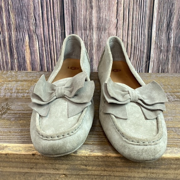 Women's UGG Australia Lilliana Grey Fixed Bow Suede Flats loafers - Picture 2 of 11